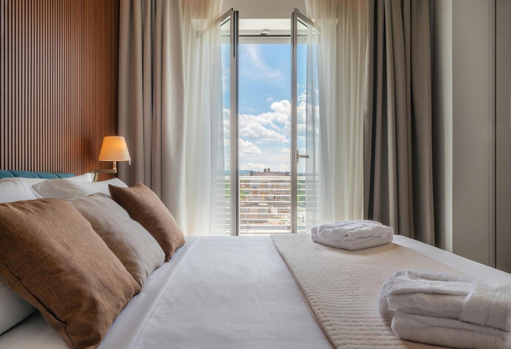 Hotel Universal Каттолика Экстерьер фото