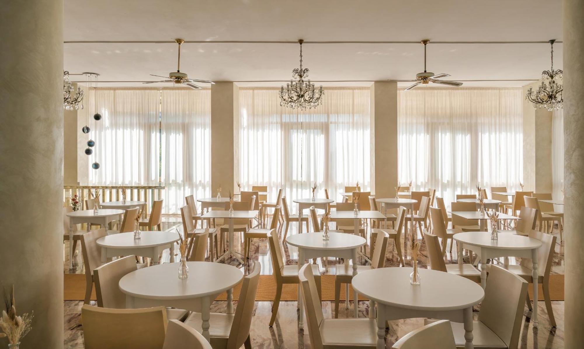Hotel Universal Каттолика Экстерьер фото