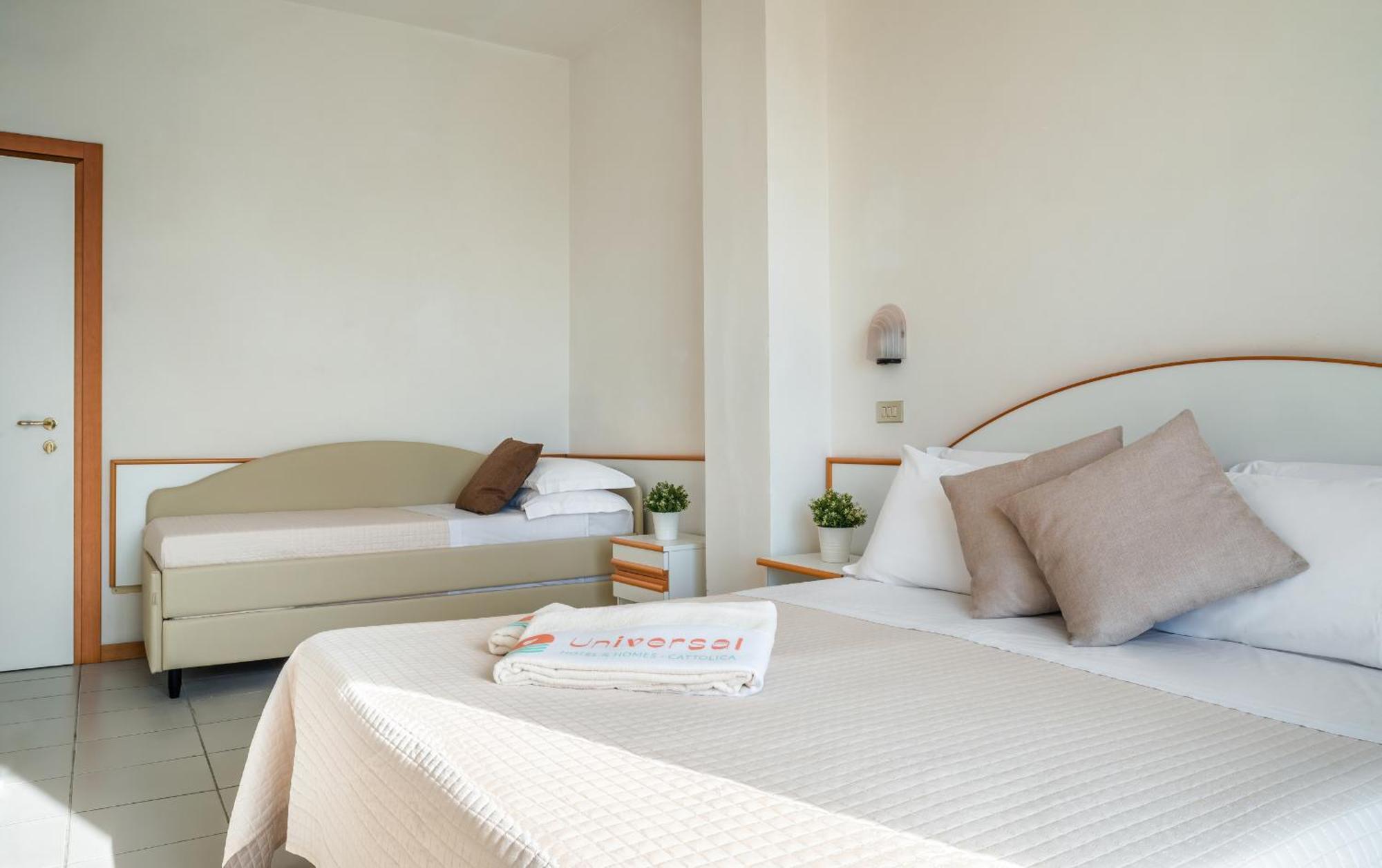 Hotel Universal Каттолика Экстерьер фото